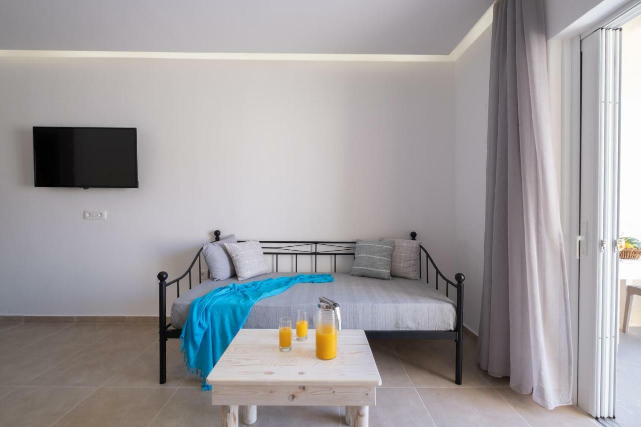 Cyclops Beach Apartments เปริโวลอส ภายนอก รูปภาพ